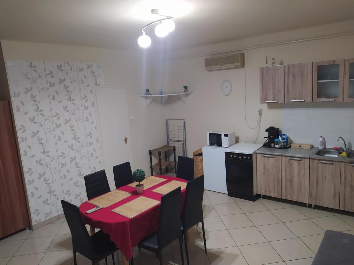 Pingpong Apartman Soltvadkert Exteriér fotografie