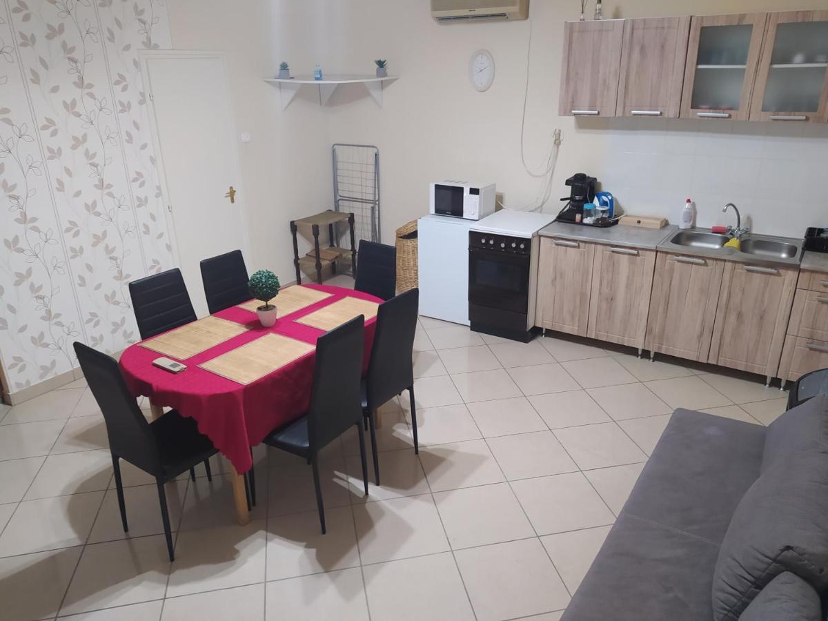 Pingpong Apartman Soltvadkert Exteriér fotografie