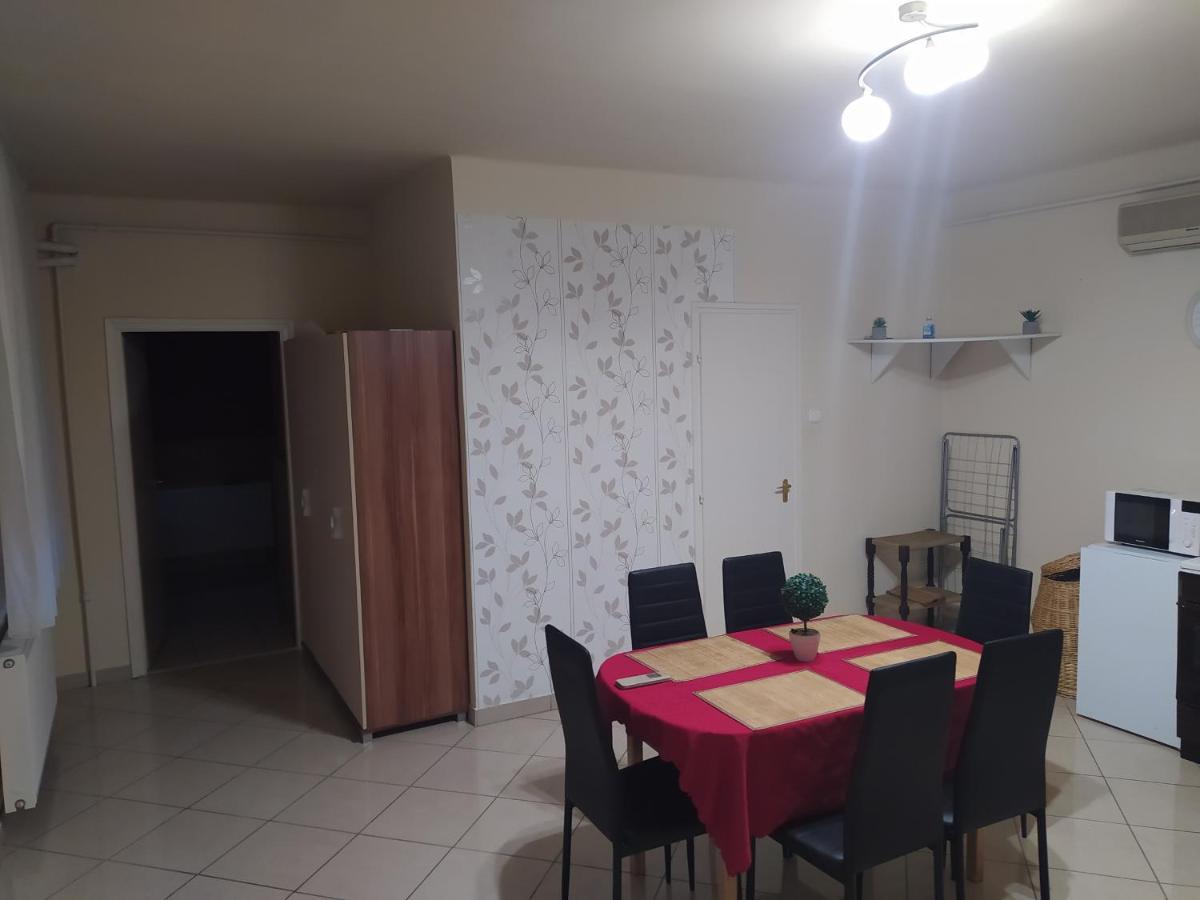 Pingpong Apartman Soltvadkert Exteriér fotografie