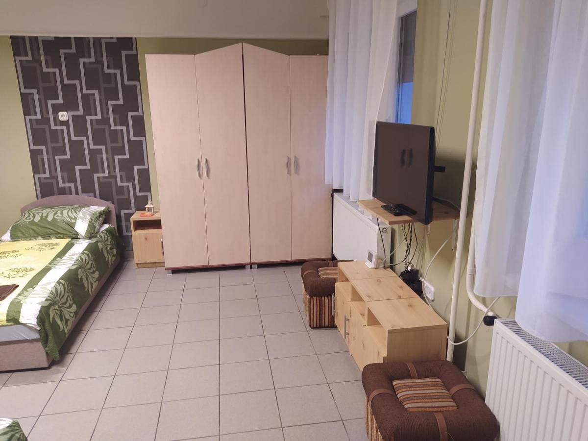 Pingpong Apartman Soltvadkert Exteriér fotografie
